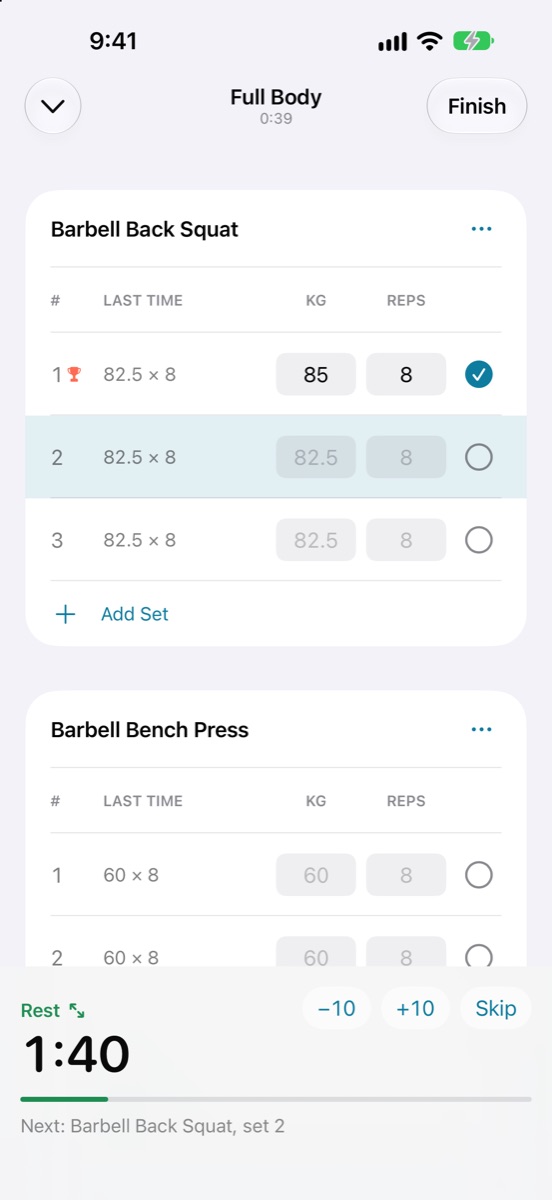 Workout screen: last time's numbers, a record and the rest timer